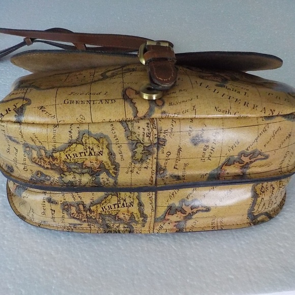 LIKE NEW Map Bag & Wallet FINAL PRICE!! - Picture 8 of 16